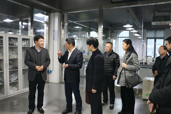 省經(jīng)信廳岳陽副廳長一行蒞臨本松調(diào)研指導